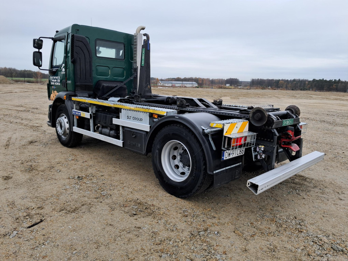 VOLVO FL - Hook lift truck: picture 5 VOLVO FL - Hook lift truck: picture 5