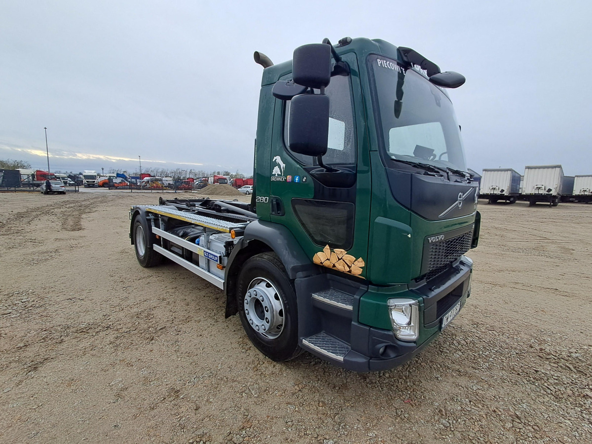 VOLVO FL - Hook lift truck: picture 1 VOLVO FL - Hook lift truck: picture 1