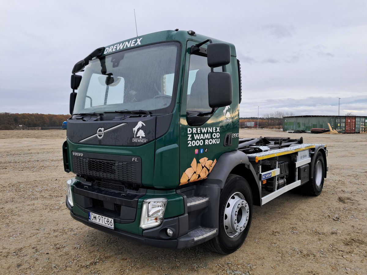 VOLVO FL - Hook lift truck: picture 3 VOLVO FL - Hook lift truck: picture 3