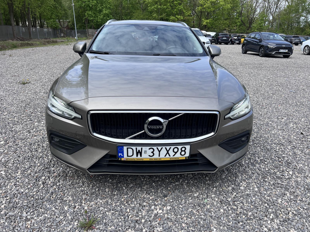 VOLVO V60 D4 2.0 MOMENTUM SUV - SUV: picture 2 VOLVO V60 D4 2.0 MOMENTUM SUV - SUV: picture 2