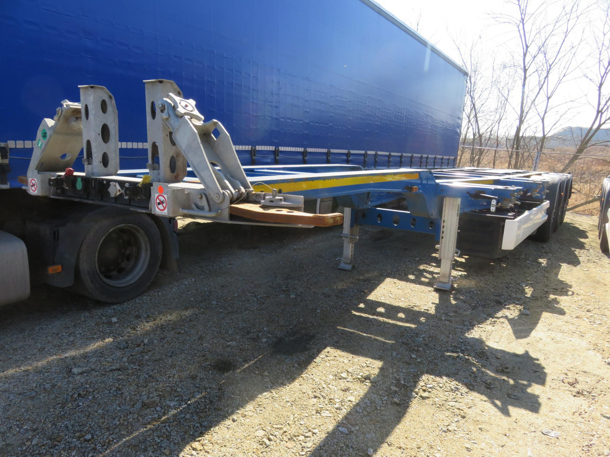 WIELTON NS3P KONTENEROWA - Closed box trailer: picture 2 WIELTON NS3P KONTENEROWA - Closed box trailer: picture 2