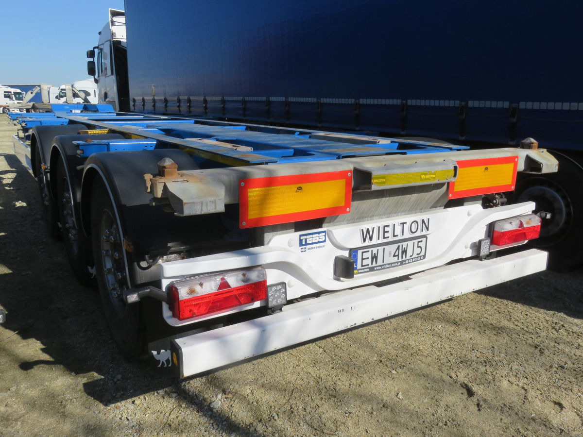 WIELTON NS3P KONTENEROWA - Closed box trailer: picture 3 WIELTON NS3P KONTENEROWA - Closed box trailer: picture 3