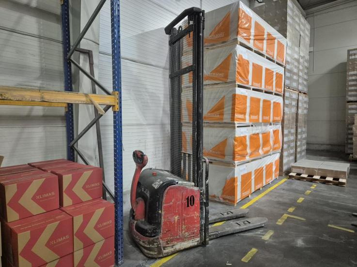 Wózek podnośnikowy – LINDE L14 – 2000 – 1.4 t – elektryczny - Forklift: picture 3 Wózek podnośnikowy – LINDE L14 – 2000 – 1.4 t – elektryczny - Forklift: picture 3