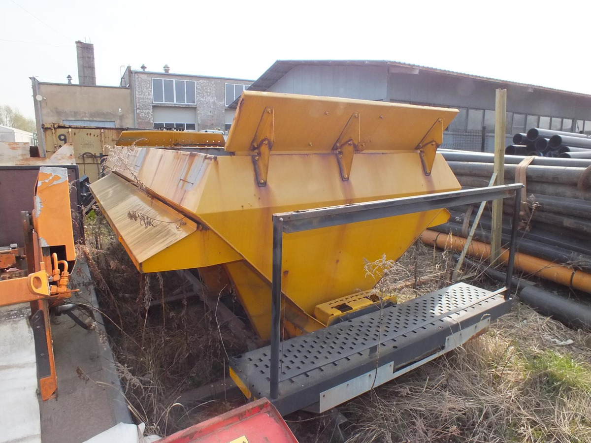Zabudowa piaskarki ECON CMZCMCB - 2004 - 5m3 - Hydromotor - Sand/ Salt spreader: picture 3 Zabudowa piaskarki ECON CMZCMCB - 2004 - 5m3 - Hydromotor - Sand/ Salt spreader: picture 3