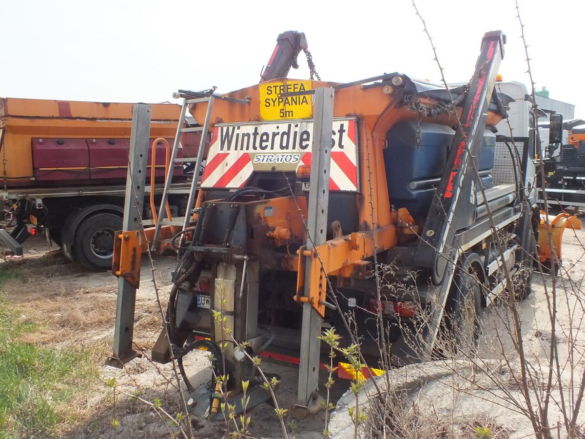 Zabudowa piaskarki SCHMIDT STRATOS B40-36 - 2000 - 4m3 - Zasilanie z pojazdu - Sand/ Salt spreader: picture 2 Zabudowa piaskarki SCHMIDT STRATOS B40-36 - 2000 - 4m3 - Zasilanie z pojazdu - Sand/ Salt spreader: picture 2