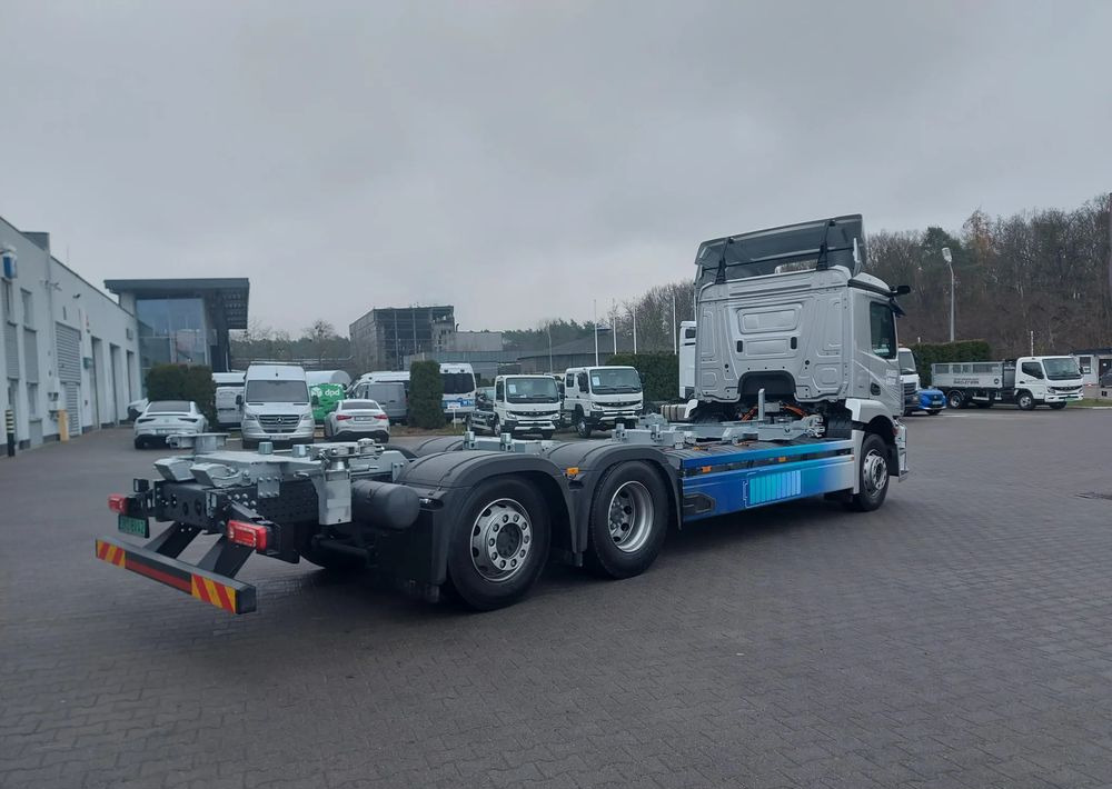 Mercedes-Benz eActros 400 6x2 BDF Elektryczny - Container transporter/ Swap body truck, Electric truck: picture 4 Mercedes-Benz eActros 400 6x2 BDF Elektryczny - Container transporter/ Swap body truck, Electric truck: picture 4