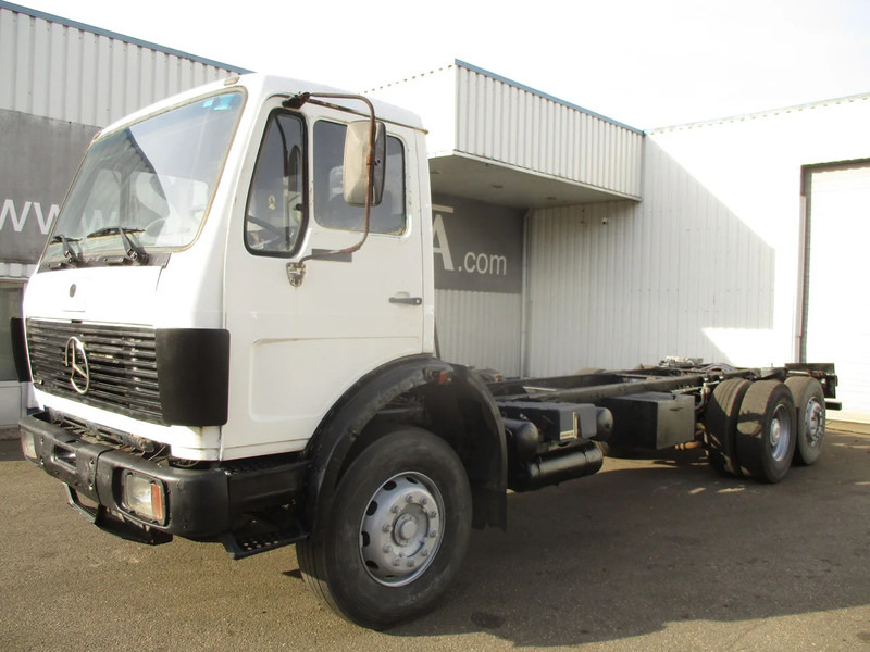 Mercedes-Benz 2233 , V8, Bi Turbo , ZF Manual , 6x2 - Cab chassis truck: picture 1 Mercedes-Benz 2233 , V8, Bi Turbo , ZF Manual , 6x2 - Cab chassis truck: picture 1