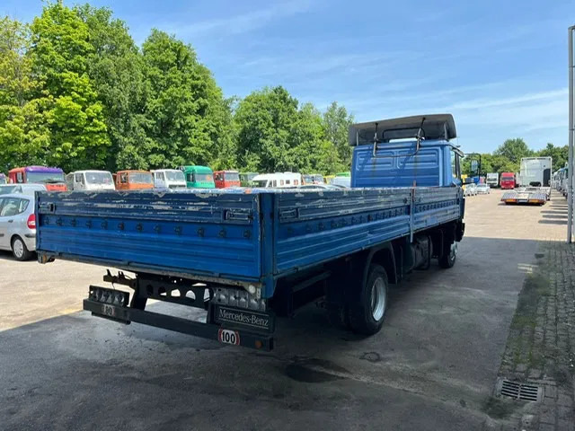 Mercedes-Benz 814 Ecoliner , Spring suspension , Manual , Euro 2 - Curtainsider truck: picture 3 Mercedes-Benz 814 Ecoliner , Spring suspension , Manual , Euro 2 - Curtainsider truck: picture 3