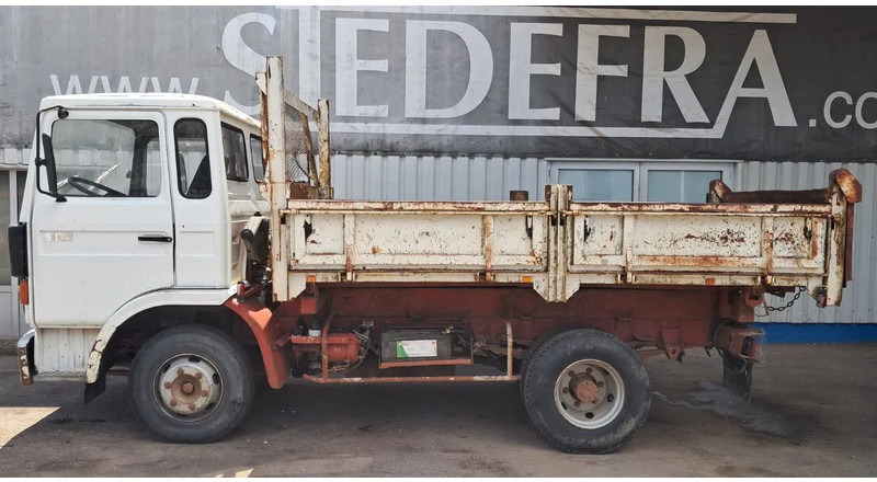 Renault Midliner S 130 , 6 Cylinder , 3 Way Tipper , Spring suspensiom - Tipper: picture 5 Renault Midliner S 130 , 6 Cylinder , 3 Way Tipper , Spring suspensiom - Tipper: picture 5