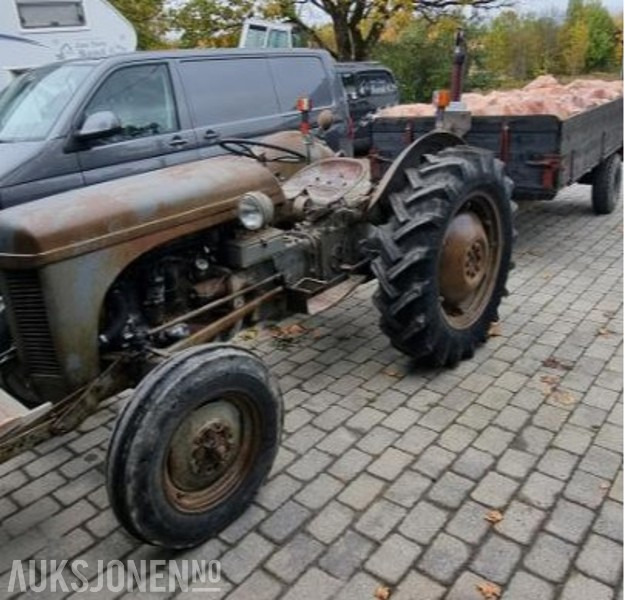 1954 Massey ferguson TEA bensin med tipphenger - Farm tractor, Tipper trailer: picture 1 1954 Massey ferguson TEA bensin med tipphenger - Farm tractor, Tipper trailer: picture 1