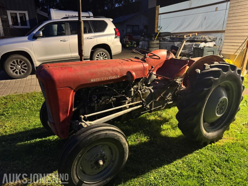 1957 Massey Ferguson Mf 35 - Farm tractor: picture 3 1957 Massey Ferguson Mf 35 - Farm tractor: picture 3