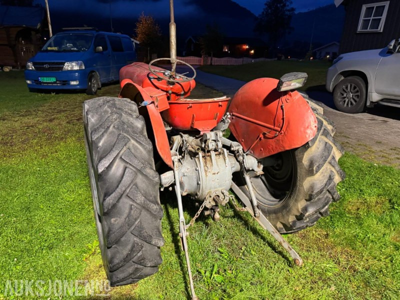 1957 Massey Ferguson Mf 35 - Farm tractor: picture 4 1957 Massey Ferguson Mf 35 - Farm tractor: picture 4