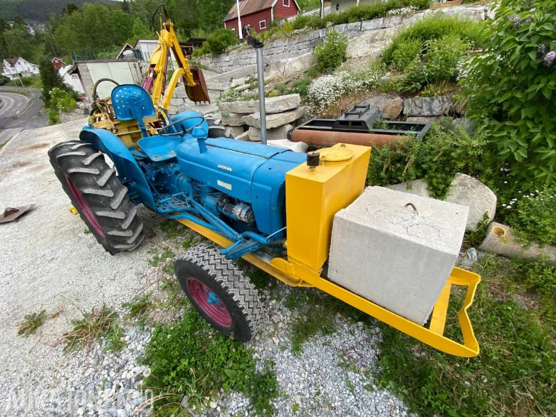 1963 Fordson Superdexta, H-J3 Hydraulic excavator - Farm tractor: picture 4 1963 Fordson Superdexta, H-J3 Hydraulic excavator - Farm tractor: picture 4