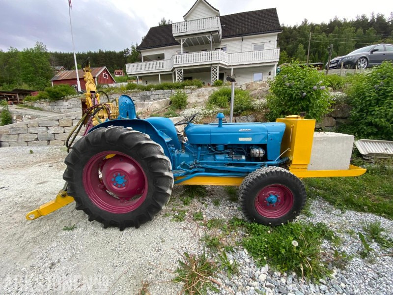 1963 Fordson Superdexta, H-J3 Hydraulic excavator - Farm tractor: picture 5 1963 Fordson Superdexta, H-J3 Hydraulic excavator - Farm tractor: picture 5