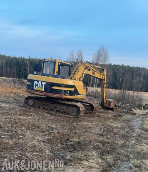 1994 Cat 312 gravemaskin med tannskuffe og pusseskuffe - Excavator: picture 5 1994 Cat 312 gravemaskin med tannskuffe og pusseskuffe - Excavator: picture 5