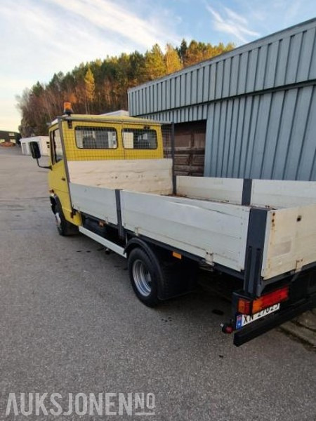 1994 Mercedes-Benz vario 611D lav km stand 9000km med kran - Dropside/ Flatbed truck: picture 4 1994 Mercedes-Benz vario 611D lav km stand 9000km med kran - Dropside/ Flatbed truck: picture 4