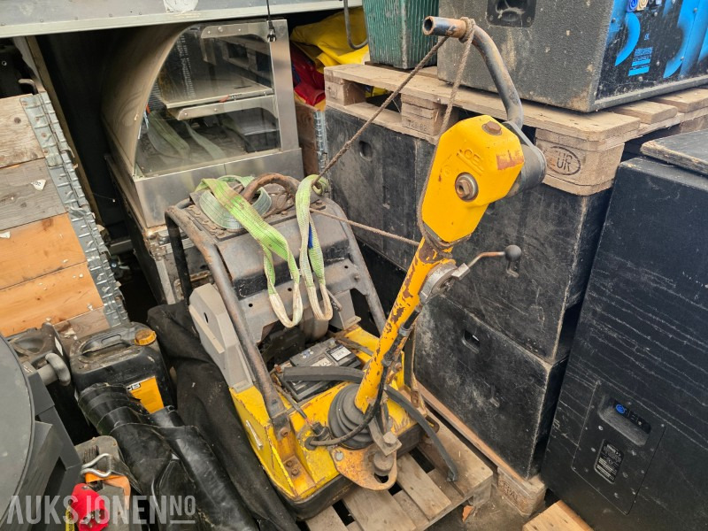 1994 Wacker neuson DPU6055 vibroplate - Construction equipment: picture 1 1994 Wacker neuson DPU6055 vibroplate - Construction equipment: picture 1