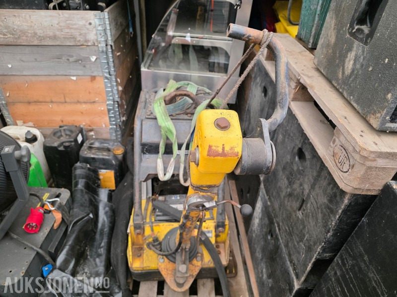 1994 Wacker neuson DPU6055 vibroplate - Construction equipment: picture 2 1994 Wacker neuson DPU6055 vibroplate - Construction equipment: picture 2