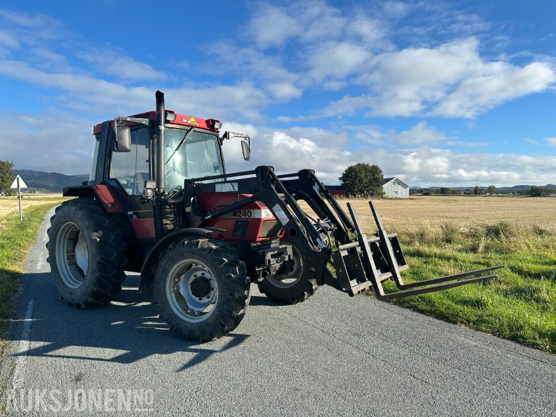 1996 CASE IH 4240 XL Traktor med frontlaster, og utstyr - Farm tractor: picture 3 1996 CASE IH 4240 XL Traktor med frontlaster, og utstyr - Farm tractor: picture 3