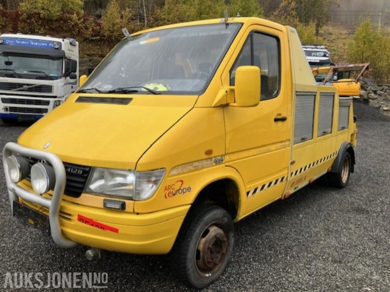 1999 Mercedes-Benz Sprinter 412 4x4 Redningsbil med briller og vinsj - Fire truck: picture 3 1999 Mercedes-Benz Sprinter 412 4x4 Redningsbil med briller og vinsj - Fire truck: picture 3