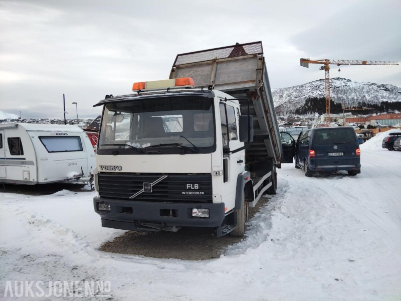 1999 Volvo FL614 4X2 - Export - 187000KM - Dropside/ Flatbed truck: picture 4 1999 Volvo FL614 4X2 - Export - 187000KM - Dropside/ Flatbed truck: picture 4