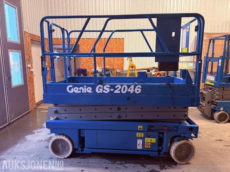 2000 Genie GS-2046 - Sakselift - 1961kg - Uttrekk barplate - Aerial platform: picture 4 2000 Genie GS-2046 - Sakselift - 1961kg - Uttrekk barplate - Aerial platform: picture 4