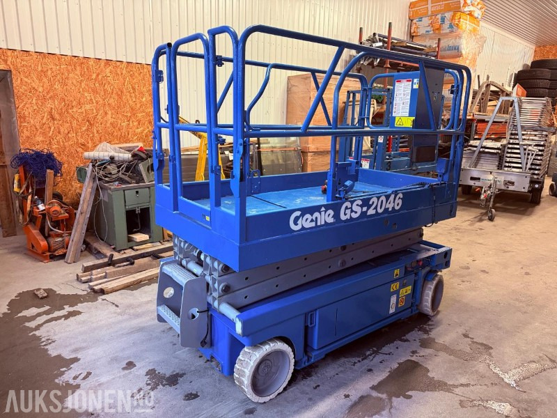 2000 Genie GS-2046 - Sakselift - 1961kg - Uttrekk barplate - Aerial platform: picture 5 2000 Genie GS-2046 - Sakselift - 1961kg - Uttrekk barplate - Aerial platform: picture 5