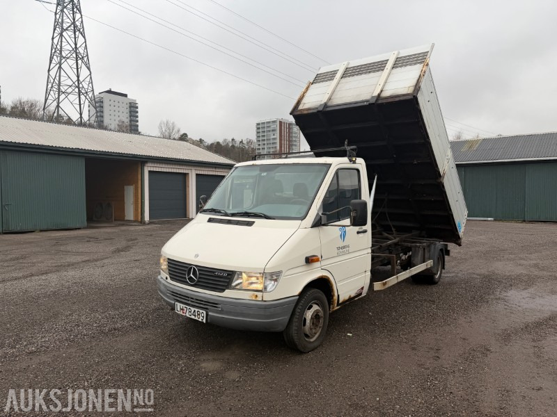 2001 MERCEDES-BENZ 412 D /40 tippbil - hengerfeste - 241444km - Tipper: picture 1 2001 MERCEDES-BENZ 412 D /40 tippbil - hengerfeste - 241444km - Tipper: picture 1
