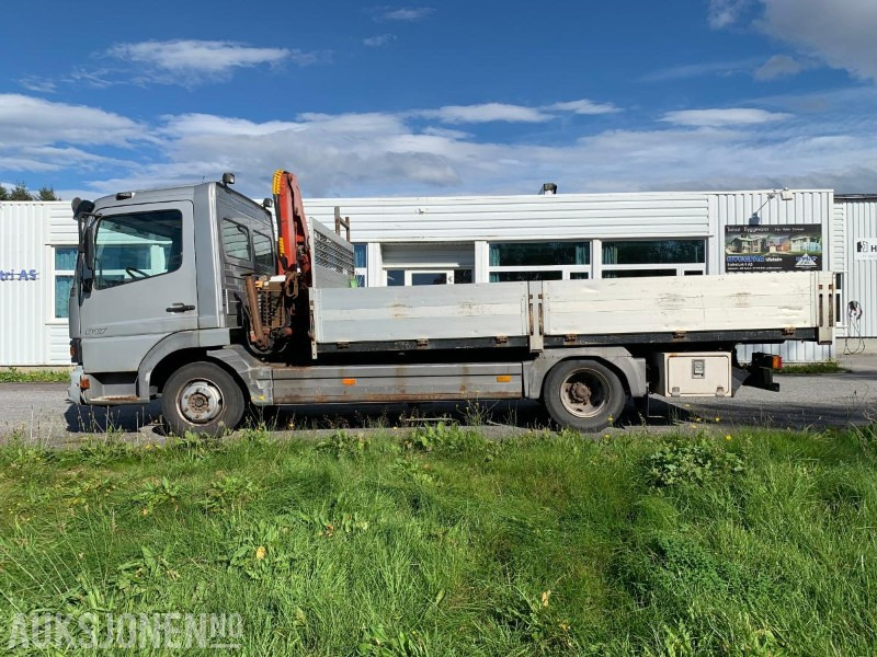2001 Mercedes-Benz 817L/36AT - 7500 kg - Liten lastebil med kran - Dropside/ Flatbed truck, Crane truck: picture 5 2001 Mercedes-Benz 817L/36AT - 7500 kg - Liten lastebil med kran - Dropside/ Flatbed truck, Crane truck: picture 5