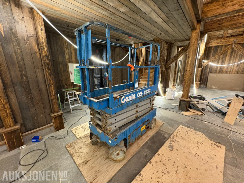 2004 Genie GS 1932 sakselift - 149 timer - Aerial platform: picture 1 2004 Genie GS 1932 sakselift - 149 timer - Aerial platform: picture 1