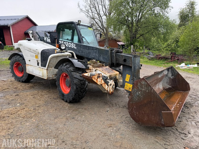 2005 Bobcat T35120SL Teleskoptruck / Teleskoplaster - 4x4x4 - avvatringssylinder - Støttelabber - Hydraulisk redskapslås - Jibb - Skuffe - 2 stk pallegafler - Telescopic handler: picture 3 2005 Bobcat T35120SL Teleskoptruck / Teleskoplaster - 4x4x4 - avvatringssylinder - Støttelabber - Hydraulisk redskapslås - Jibb - Skuffe - 2 stk pallegafler - Telescopic handler: picture 3