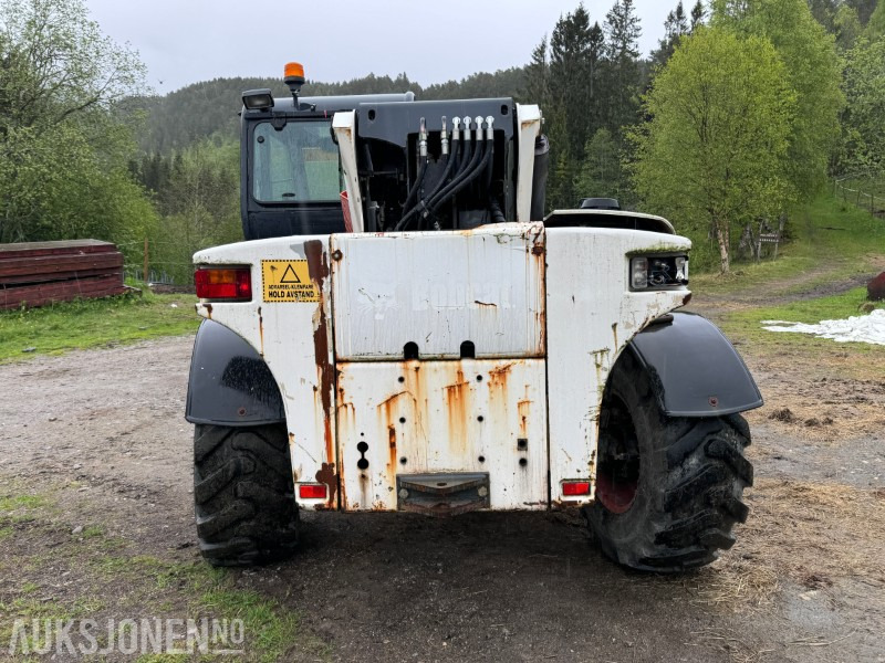 2005 Bobcat T35120SL Teleskoptruck / Teleskoplaster - 4x4x4 - avvatringssylinder - Støttelabber - Hydraulisk redskapslås - Jibb - Skuffe - 2 stk pallegafler - Telescopic handler: picture 5 2005 Bobcat T35120SL Teleskoptruck / Teleskoplaster - 4x4x4 - avvatringssylinder - Støttelabber - Hydraulisk redskapslås - Jibb - Skuffe - 2 stk pallegafler - Telescopic handler: picture 5
