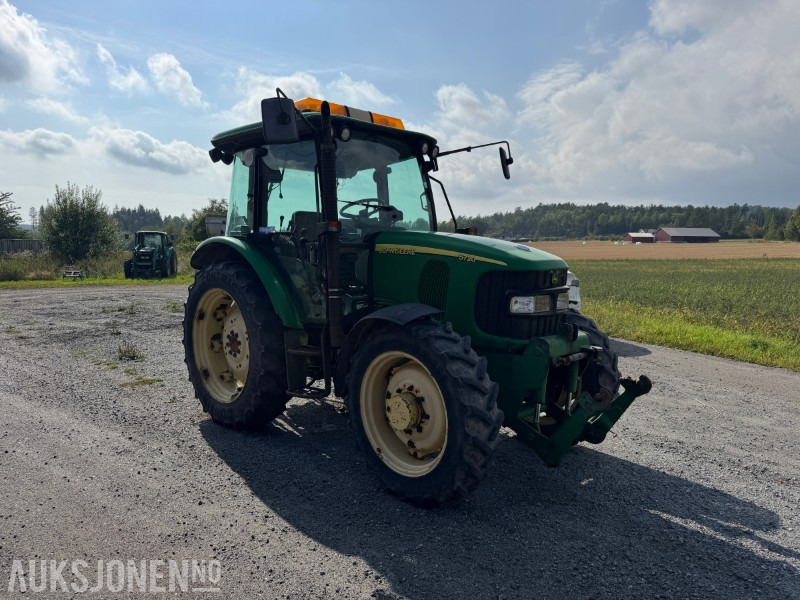 2005 John Deere 5720 Traktor - Fronthydraulikk - Vendegir - Farm tractor: picture 4 2005 John Deere 5720 Traktor - Fronthydraulikk - Vendegir - Farm tractor: picture 4