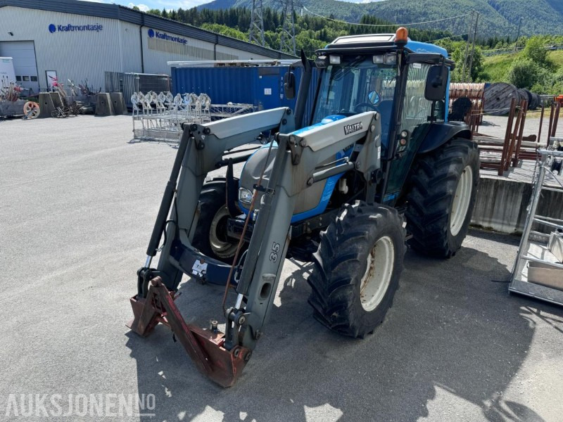 2006 Valtra A95 - 4x4 - 40 km/t - Kun gått 2701 timer - Frontlaster - Triangel og toppstag - Farm tractor: picture 1 2006 Valtra A95 - 4x4 - 40 km/t - Kun gått 2701 timer - Frontlaster - Triangel og toppstag - Farm tractor: picture 1