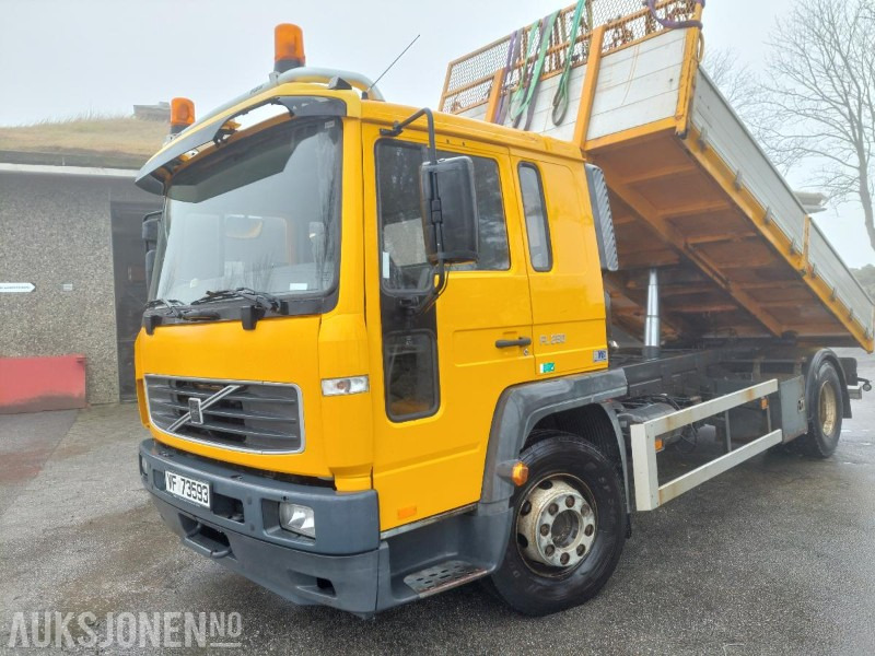 2006 Volvo FL6H 4X2 med solid bakmontert HMV kran med fjernstyring EU OK - Tipper: picture 2 2006 Volvo FL6H 4X2 med solid bakmontert HMV kran med fjernstyring EU OK - Tipper: picture 2