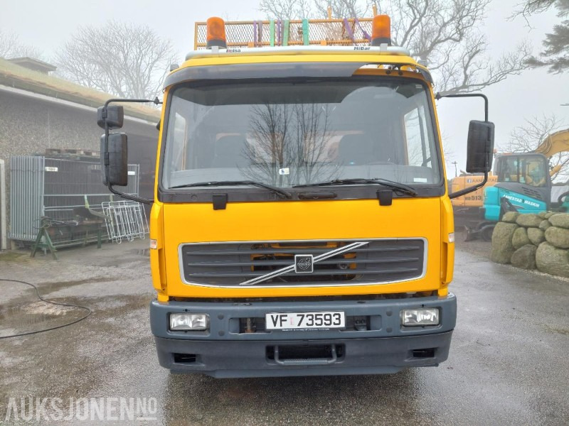 2006 Volvo FL6H 4X2 med solid bakmontert HMV kran med fjernstyring EU OK - Tipper: picture 3 2006 Volvo FL6H 4X2 med solid bakmontert HMV kran med fjernstyring EU OK - Tipper: picture 3