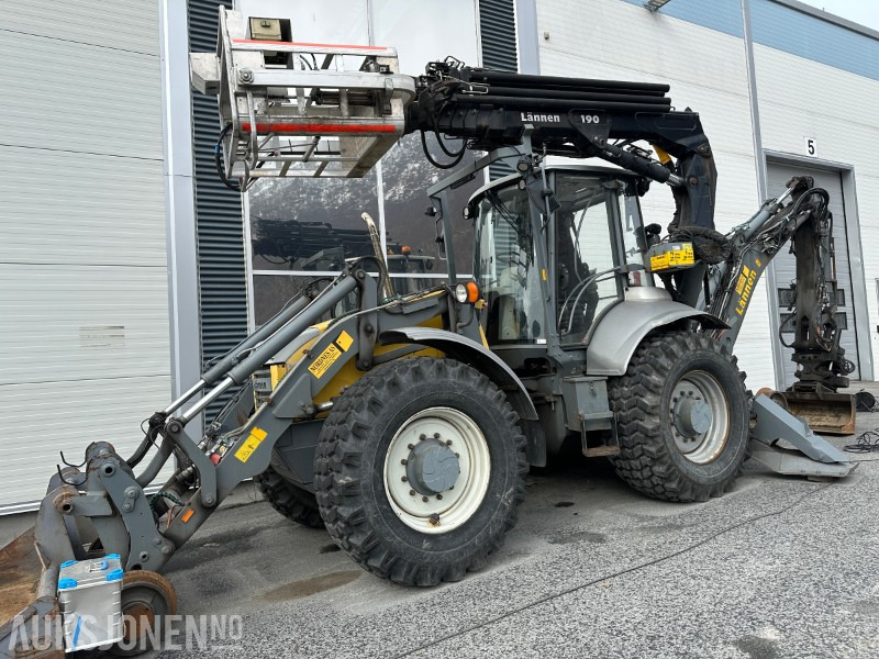 2007 8600E LÄNNEN SKINNE/VEI GRAVELASTER M/PERSONLIFT, RAMMESTYRT - JERNBANE MASKIN - Backhoe loader: picture 1 2007 8600E LÄNNEN SKINNE/VEI GRAVELASTER M/PERSONLIFT, RAMMESTYRT - JERNBANE MASKIN - Backhoe loader: picture 1