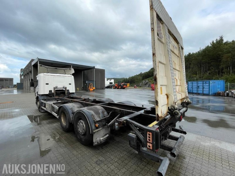 2007 Scania P 420 - Lastebil -3 akslet - VBG uttak - Containerpåbygg med løftelem, sving på siste aksling.404570 km. - Container transporter/ Swap body truck: picture 5 2007 Scania P 420 - Lastebil -3 akslet - VBG uttak - Containerpåbygg med løftelem, sving på siste aksling.404570 km. - Container transporter/ Swap body truck: picture 5