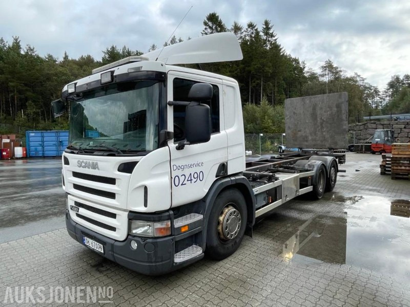 2007 Scania P 420 - Lastebil -3 akslet - VBG uttak - Containerpåbygg med løftelem, sving på siste aksling.404570 km. - Container transporter/ Swap body truck: picture 3 2007 Scania P 420 - Lastebil -3 akslet - VBG uttak - Containerpåbygg med løftelem, sving på siste aksling.404570 km. - Container transporter/ Swap body truck: picture 3