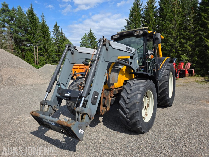 2008 Valtra N111 Traktor - 6140 Arbeidstimer - Valtra 45 Frontlaster - Farm tractor: picture 1 2008 Valtra N111 Traktor - 6140 Arbeidstimer - Valtra 45 Frontlaster - Farm tractor: picture 1