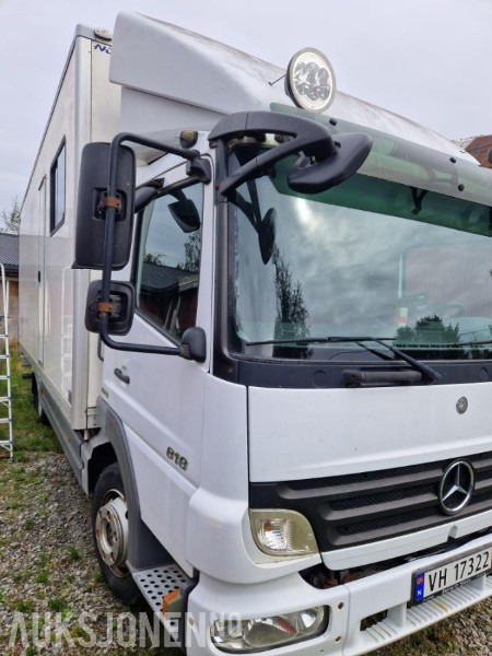 2009 Mercedes-Benz ATEGO 818L todelt skap Bodel Hengerfeste - Box truck: picture 2 2009 Mercedes-Benz ATEGO 818L todelt skap Bodel Hengerfeste - Box truck: picture 2
