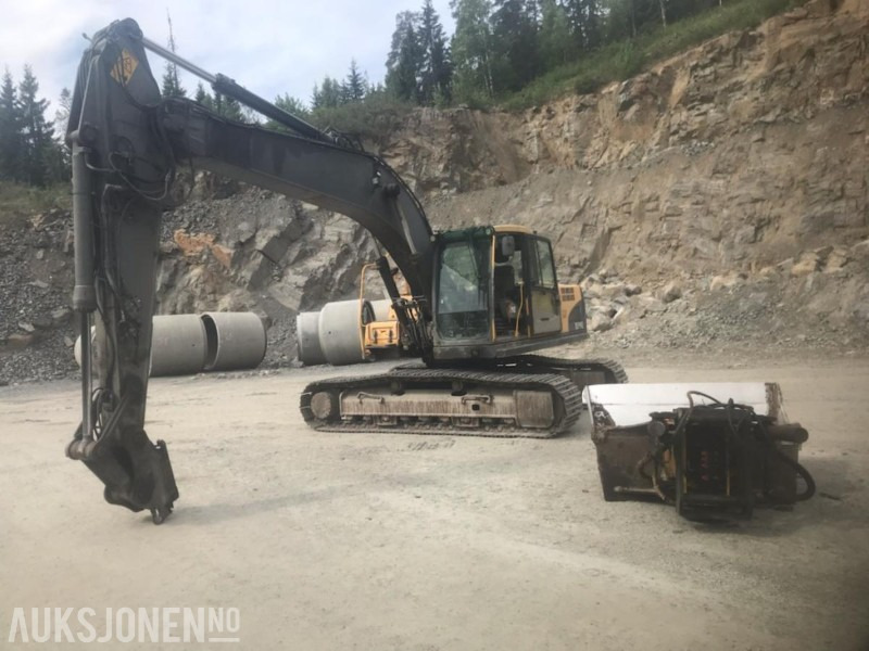 2009 Volvo EC210CL modell, Sentralsmøring, Rototil, pusse skuffe, byttet understell 1.000 timer siden, 15.500 arbeidstimer - Excavator: picture 2 2009 Volvo EC210CL modell, Sentralsmøring, Rototil, pusse skuffe, byttet understell 1.000 timer siden, 15.500 arbeidstimer - Excavator: picture 2