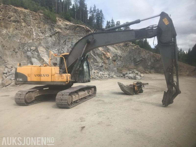 2009 Volvo EC210CL modell, Sentralsmøring, Rototil, pusse skuffe, byttet understell 1.000 timer siden, 15.500 arbeidstimer - Excavator: picture 1 2009 Volvo EC210CL modell, Sentralsmøring, Rototil, pusse skuffe, byttet understell 1.000 timer siden, 15.500 arbeidstimer - Excavator: picture 1