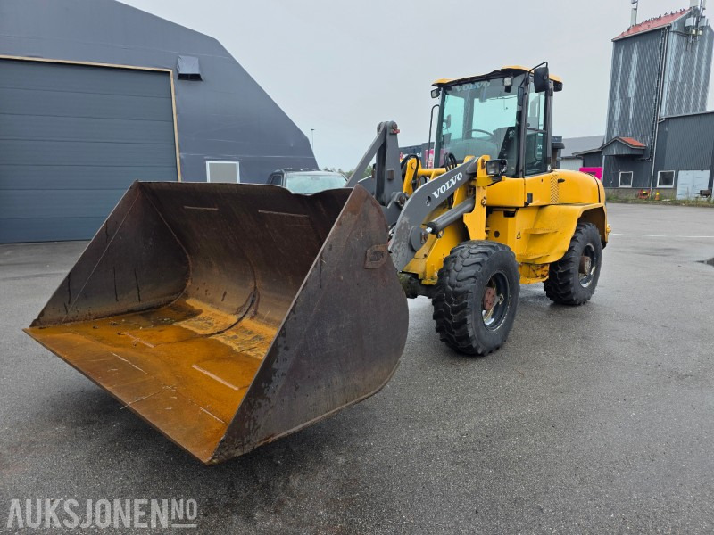 2009 Volvo L40B-TP/S Hjullaster - hjullasterskuff 290 cm - Tilleggshydraulikk - Wheel loader: picture 1 2009 Volvo L40B-TP/S Hjullaster - hjullasterskuff 290 cm - Tilleggshydraulikk - Wheel loader: picture 1