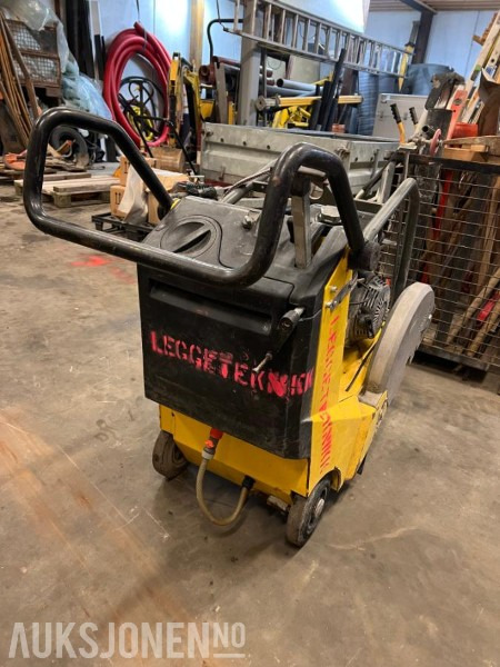 2009 Wacker Neuson BFS 1350AL - Asfalt og betongsag. - Construction equipment: picture 4 2009 Wacker Neuson BFS 1350AL - Asfalt og betongsag. - Construction equipment: picture 4