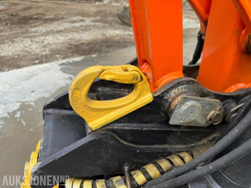 Excavator 2010 Kubota KX101- 3t gravemaskin med Engcon tiltrotator, pusseskuffe og tannskuffe: picture 13