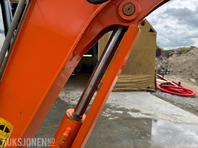 Excavator 2010 Kubota KX101- 3t gravemaskin med Engcon tiltrotator, pusseskuffe og tannskuffe: picture 19