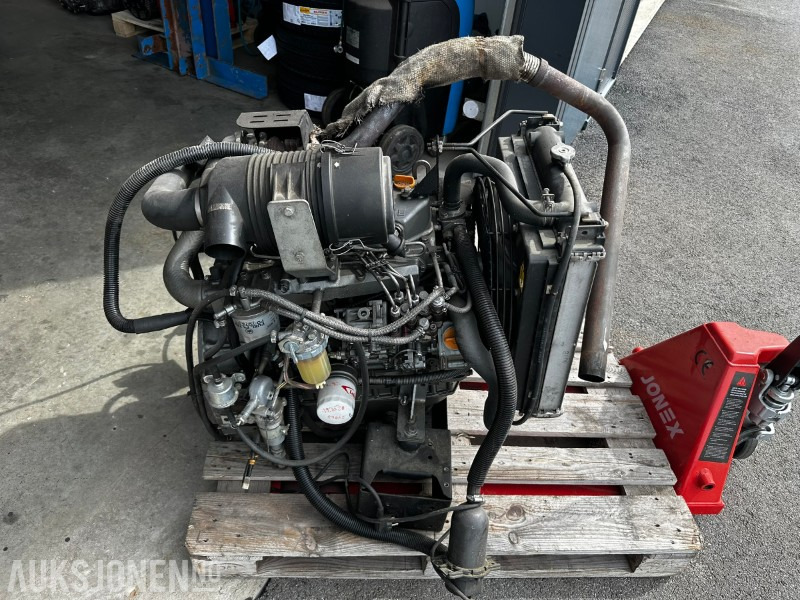 2010 Yanmar 4TNV84T-GGEH - Construction equipment: picture 1 2010 Yanmar 4TNV84T-GGEH - Construction equipment: picture 1