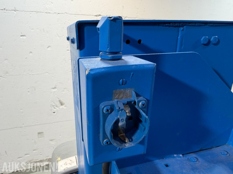 Aerial platform 2011 GRC 12 - 5,5m mastelift: picture 11