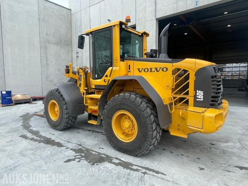 2011 VOLVO L60F HJULLASTER - SPAKSTYRING - NYE DEKK - BBS - 3-4 FUNKSJON - PALLEGAFLER - SKUFFE - KAMERA - MYE PÅKOSTET! - Wheel loader: picture 4 2011 VOLVO L60F HJULLASTER - SPAKSTYRING - NYE DEKK - BBS - 3-4 FUNKSJON - PALLEGAFLER - SKUFFE - KAMERA - MYE PÅKOSTET! - Wheel loader: picture 4